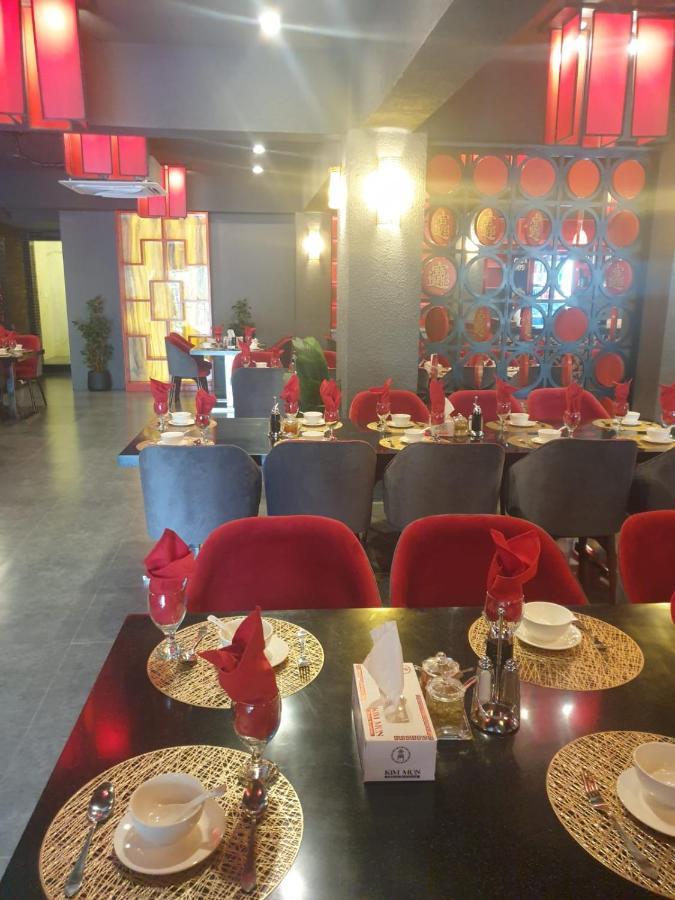 Space Luxury Rental Suites Rawalpindi Bagian luar foto