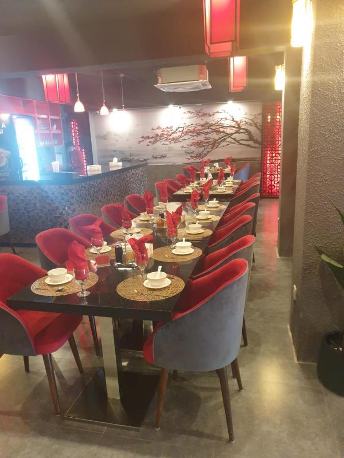 Space Luxury Rental Suites Rawalpindi Bagian luar foto