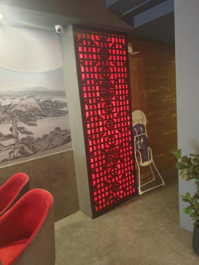 Space Luxury Rental Suites Rawalpindi Bagian luar foto