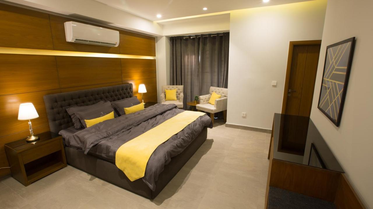 Space Luxury Rental Suites Rawalpindi Bagian luar foto