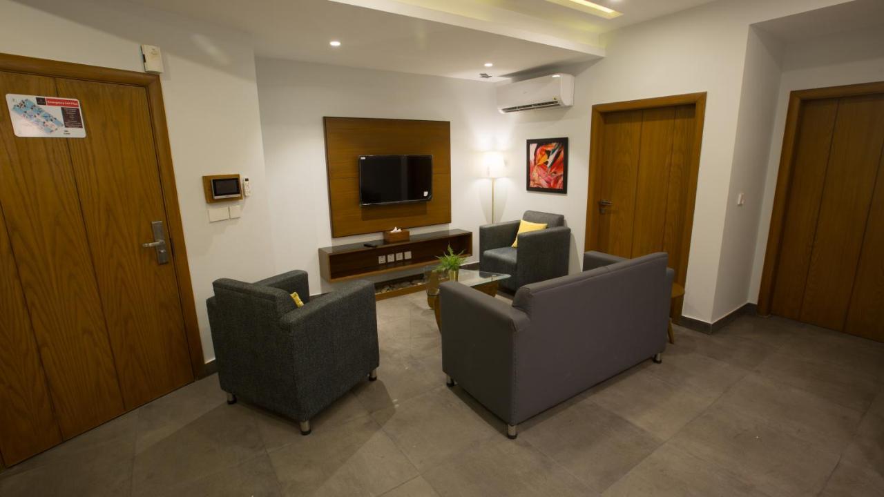 Space Luxury Rental Suites Rawalpindi Bagian luar foto
