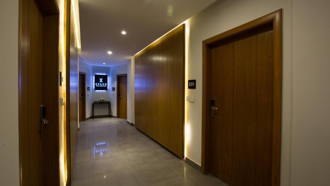 Space Luxury Rental Suites Rawalpindi Bagian luar foto