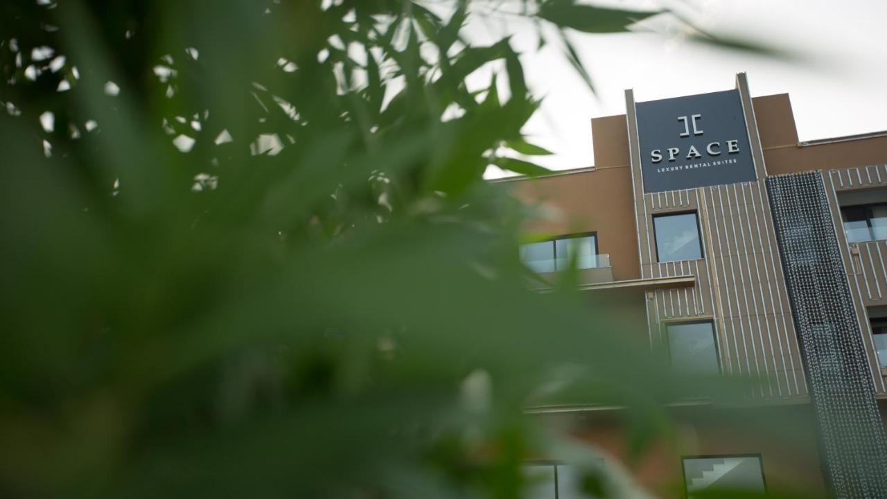Space Luxury Rental Suites Rawalpindi Bagian luar foto