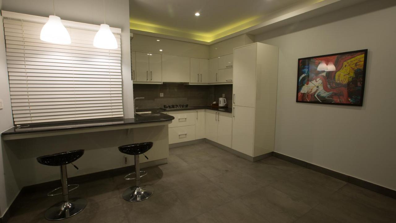 Space Luxury Rental Suites Rawalpindi Bagian luar foto