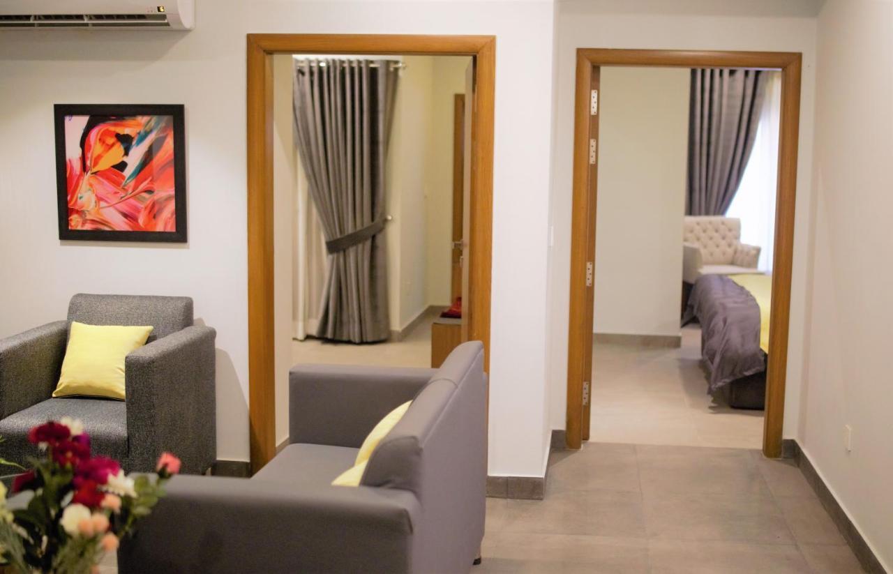 Space Luxury Rental Suites Rawalpindi Bagian luar foto