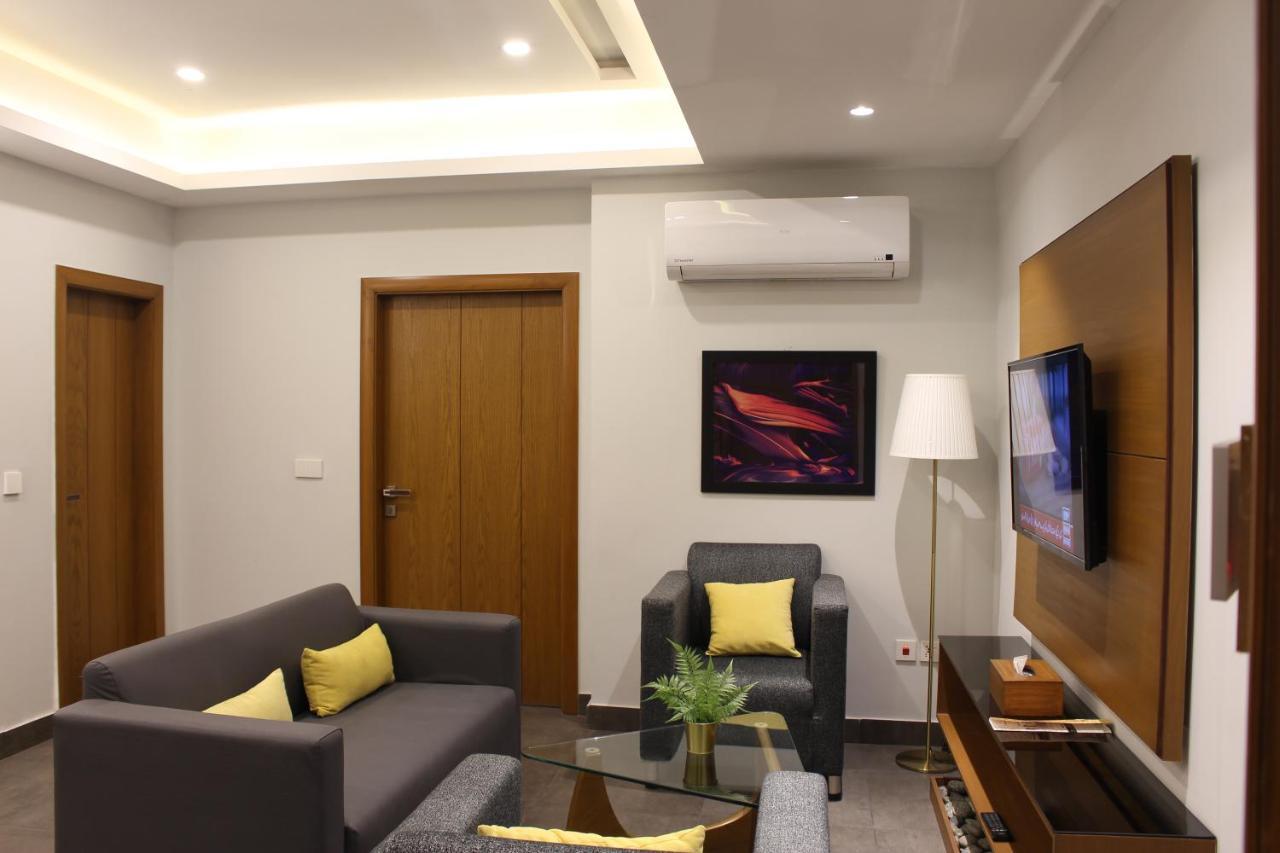 Space Luxury Rental Suites Rawalpindi Bagian luar foto