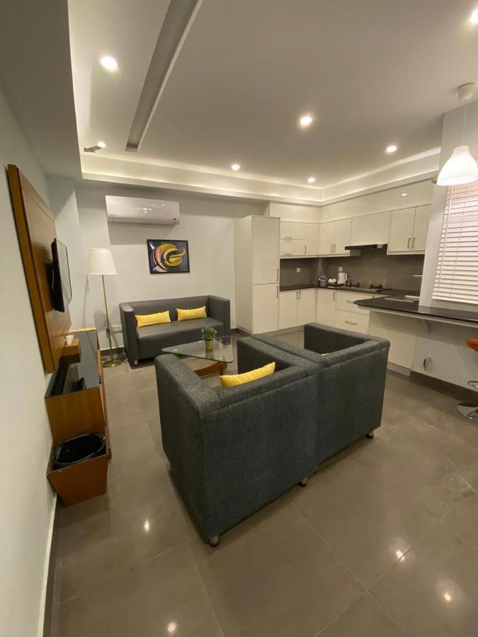 Space Luxury Rental Suites Rawalpindi Bagian luar foto
